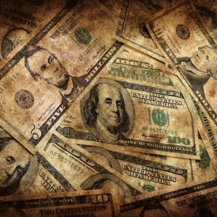 how to make money on Facebook